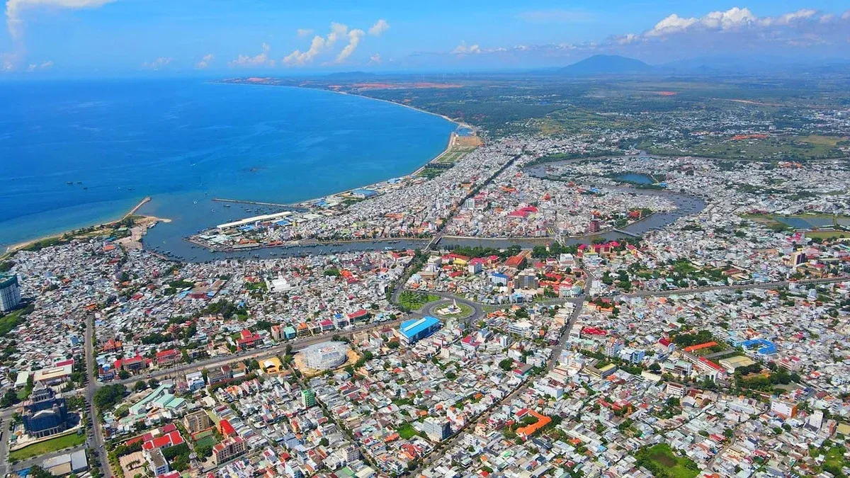 Ý Nghĩa Của Tên Thuận Trong Văn Hóa Và Địa Danh Bình Thuận 8 Cảnh quan Bình Thuận với biển và đồi cát