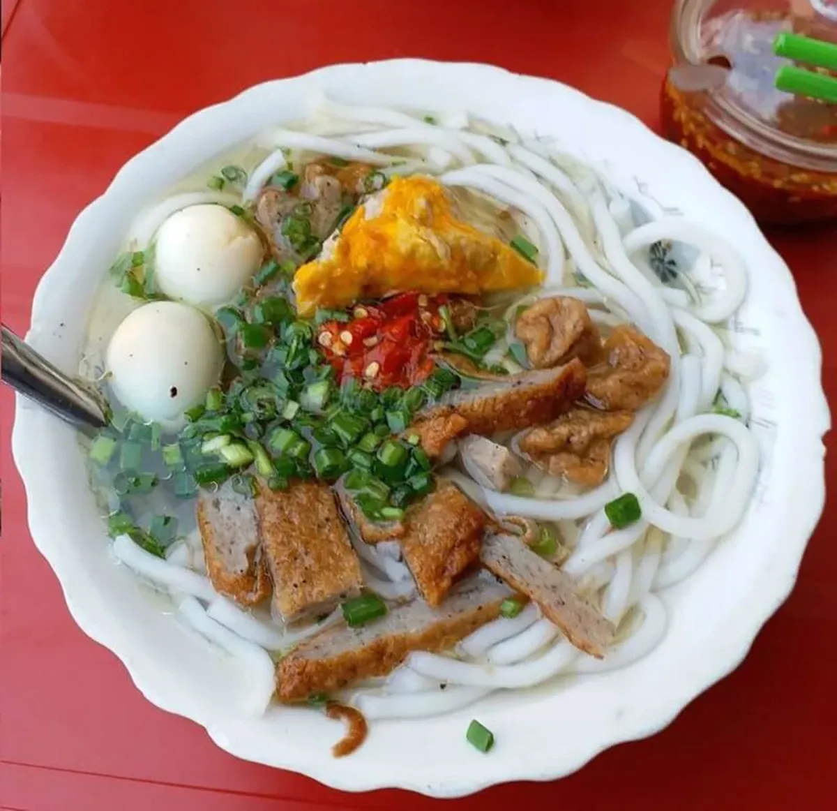 Bát bánh canh chả cá hấp dẫn