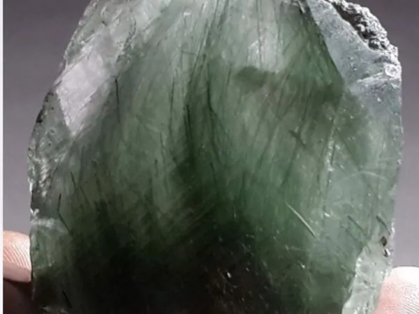 thach anh toc xanh hop menh nao 2 min 74017e0a0175452db7a39391e2bef7b6 grande