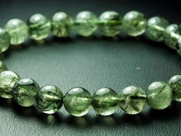 thach anh toc xanh hop menh nao min c9614df3c33343db92e348a19e8c5499 grande