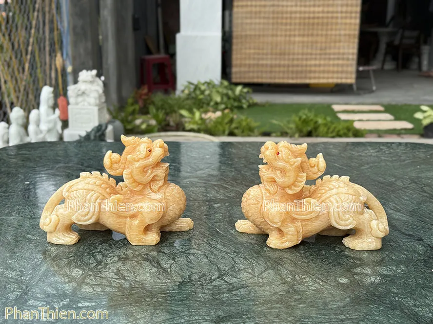 Tượng Tỳ Hưu Phong thuỷ bằng đá ngọc Hoàng Long - TH-54