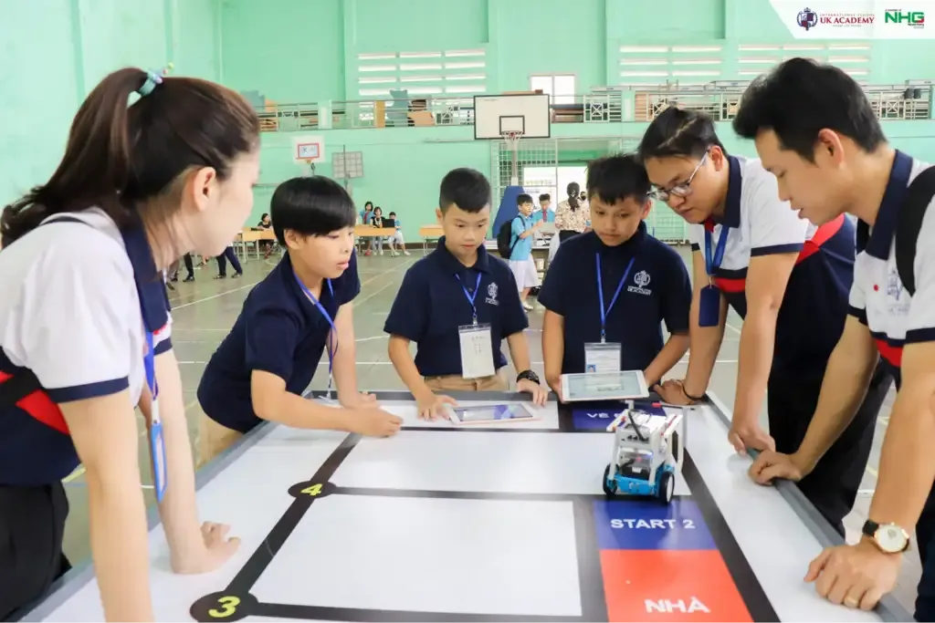 Học vật lý không chỉ để thi cử mà còn để phát triển bản thân