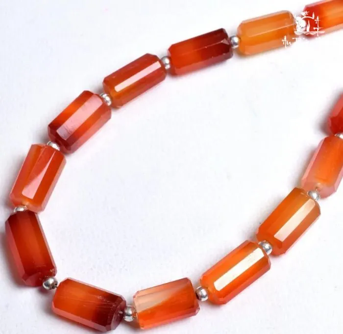 Vòng tay trầm hương mang lại sự tĩnh lặng và vượng khí