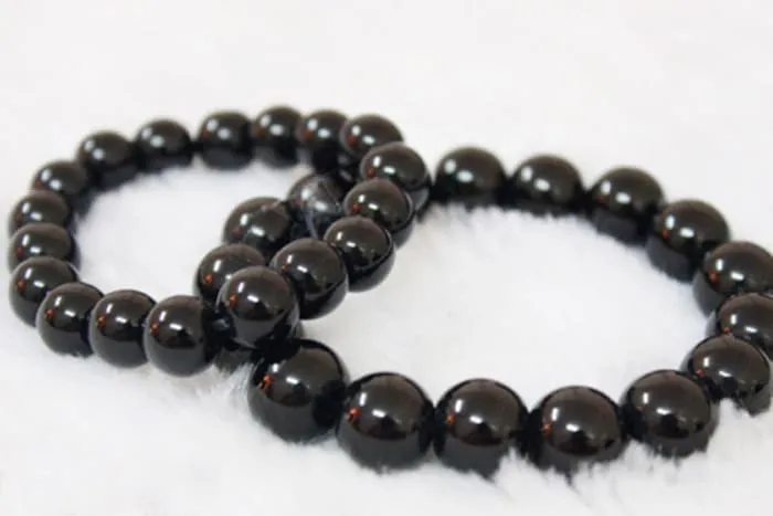 Năng lượng vũ trụ từ đá thiên thạch bảo vệ chủ nhân mệnh Thổ