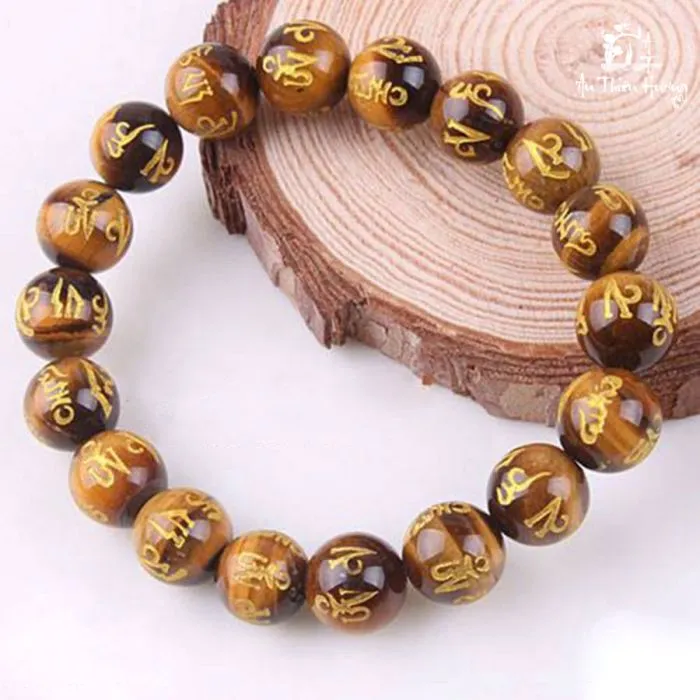 Sự kết hợp giữa đá mắt hổ và kinh Phật bảo vệ chủ nhân bình an