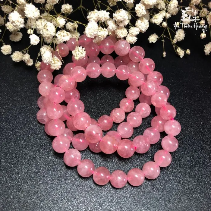 Thạch anh hồng Madagascar hỗ trợ tình duyên và chữa lành tâm hồn