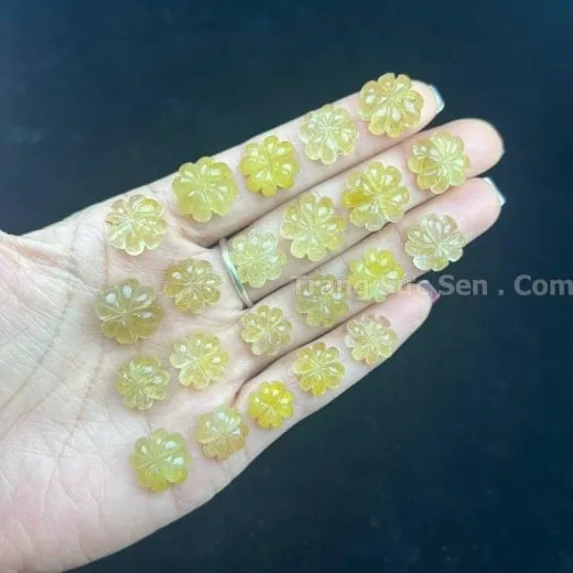 Cỏ 4 lá đá thạch anh tóc vàng