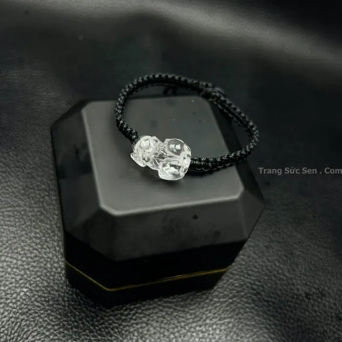 Vòng thiết kế thạch anh trắng