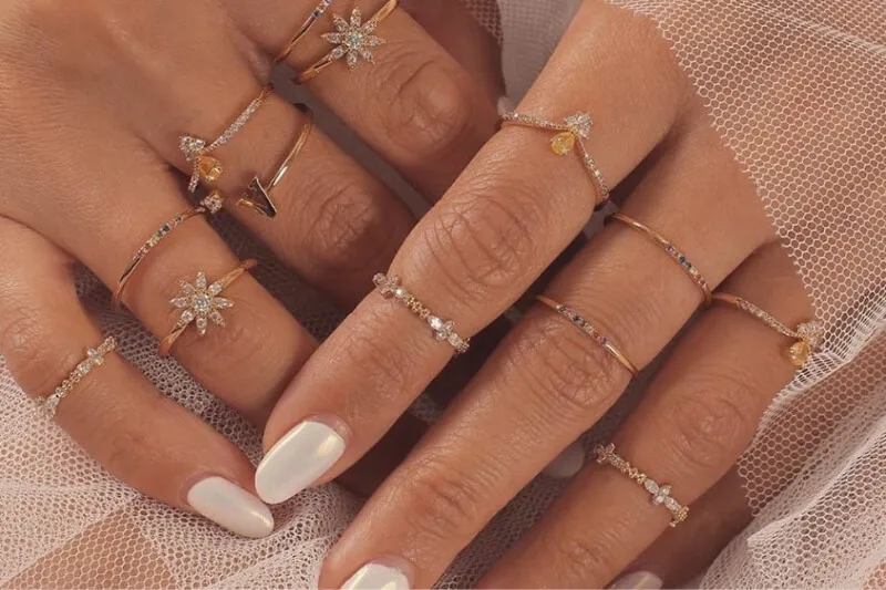 y-nghia-cac-ngon-tay-deo-nhan-14