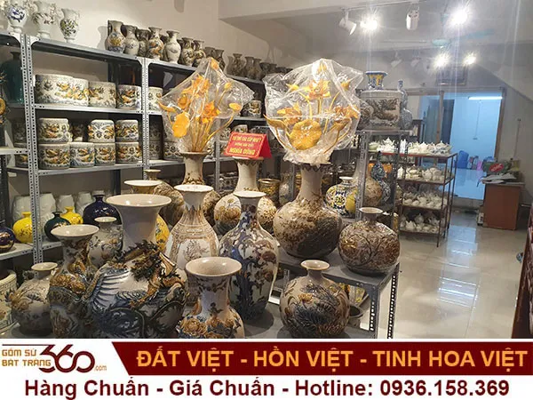 Bộ đồ thờ gốm sứ mang lại sự trang trọng và linh thiêng