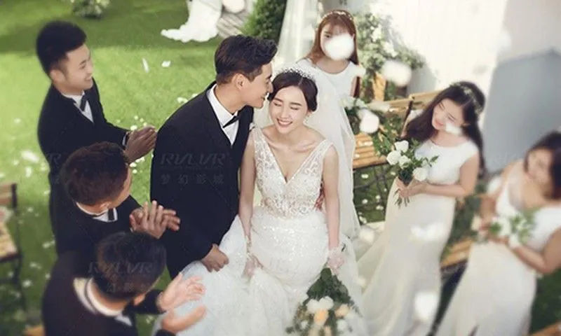 Hình ảnh phản ánh tâm trạng của người đã có gia đình khi mơ thấy đám cưới