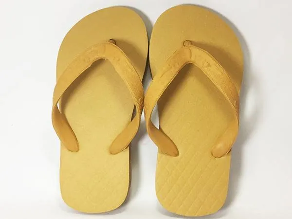 Giải mã giấc mơ thấy đôi dép lào là điềm báo trước gì?