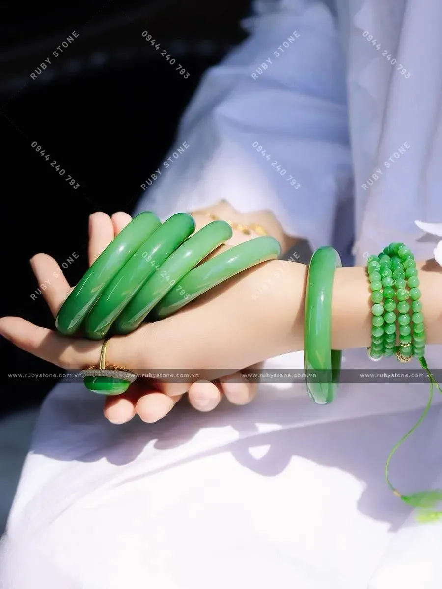 Sự khác nhau cơ bản của Jadeite jade (Ngọc cẩm thạch) và Nephrite jade (Ngá»c bÃ­ch)