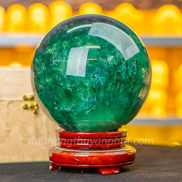 Cách chọn quả cầu phong thủy hợp mệnh