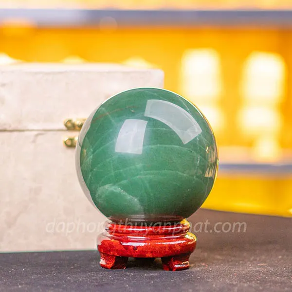 Quả cầu phong thủy thạch anh xanh