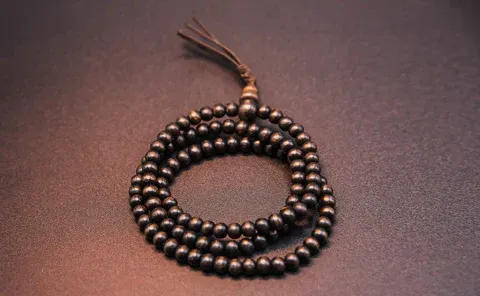 Công dụng của vòng trầm hương 108 hạt