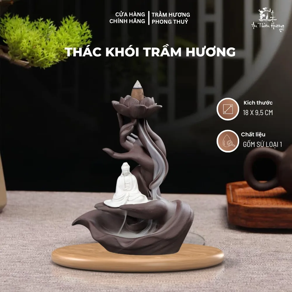 Thác khói trầm hương bàn tay Bồ Tát Quan Âm