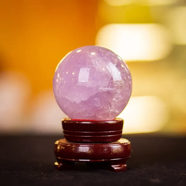Quả cầu thạch anh tím giá bao nhiêu? Bảng giá đá tự nhiên 2026 22 Quả hồ thạch anh tím được chế tác hoàn toàn thủ công từ đá thạch anh tím