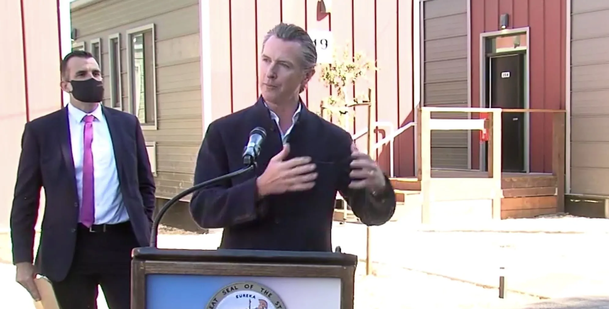 Tại sao gạch xây nhà thường có lỗ? Lý do và ứng dụng thực tế