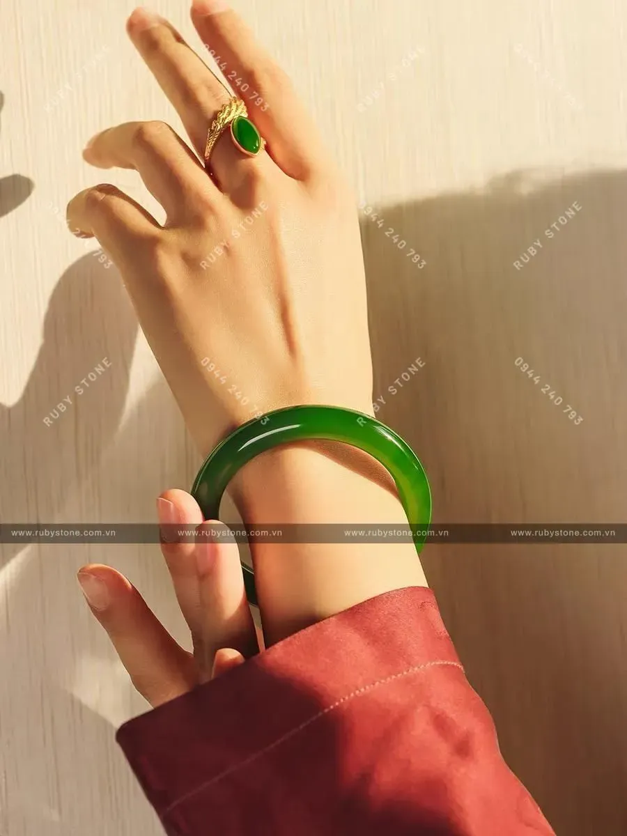 Sự khác nhau cơ bản của Jadeite jade (Ngọc cẩm thạch) và Nephrite jade (Ngá»c bÃ­ch)