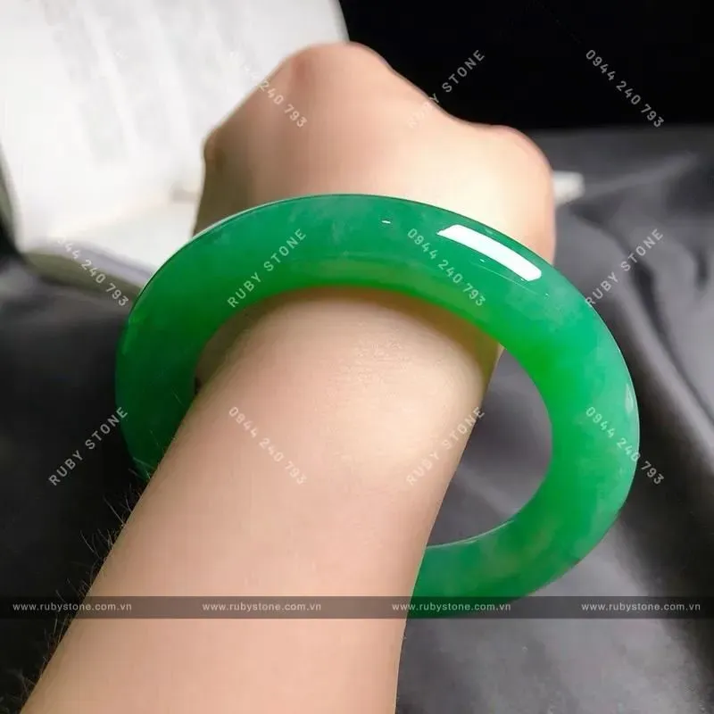 Sự khác nhau cơ bản của Jadeite jade (Ngọc cẩm thạch) và Nephrite jade (Ngá»c bÃ­ch)