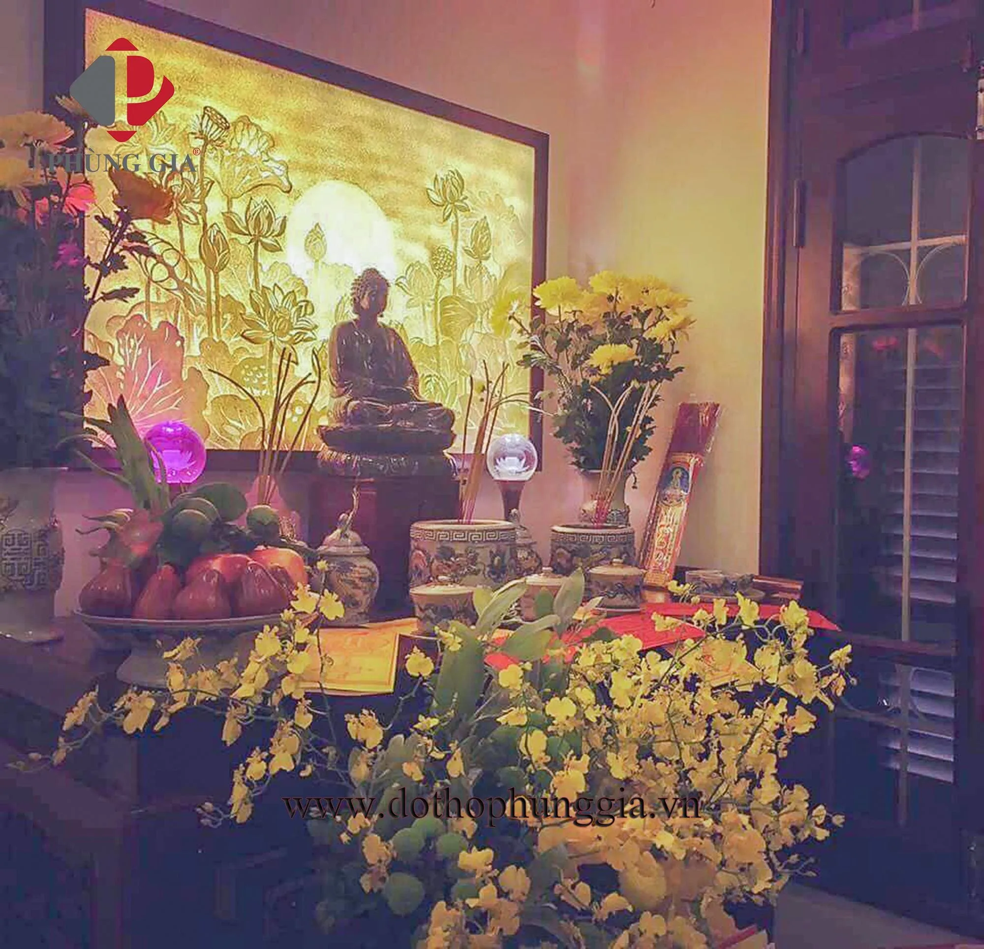 Bộ đồ thờ Phong Gia tại gia đình khách hàng