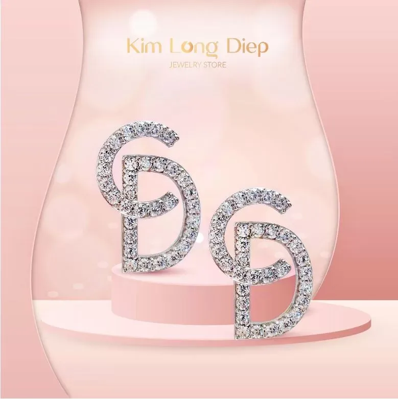 Nên lựa vàng trắng hoặc vàng Ý 750 phù hợp với mệnh Thủy