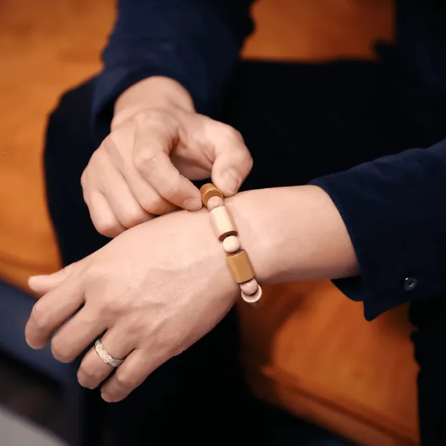 Vòng tay gỗ đàn hương: Tuyệt tác phong thủy 2026 6 51