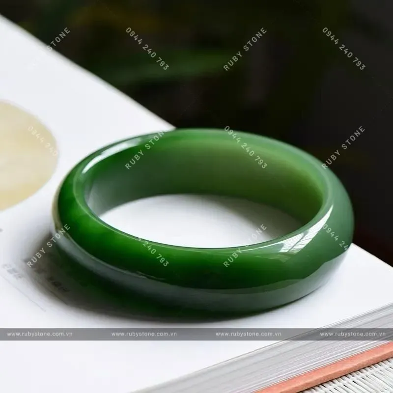 Sự khác nhau cơ bản của Jadeite jade (Ngọc cẩm thạch) và Nephrite jade (Ngá»c bÃ­ch)