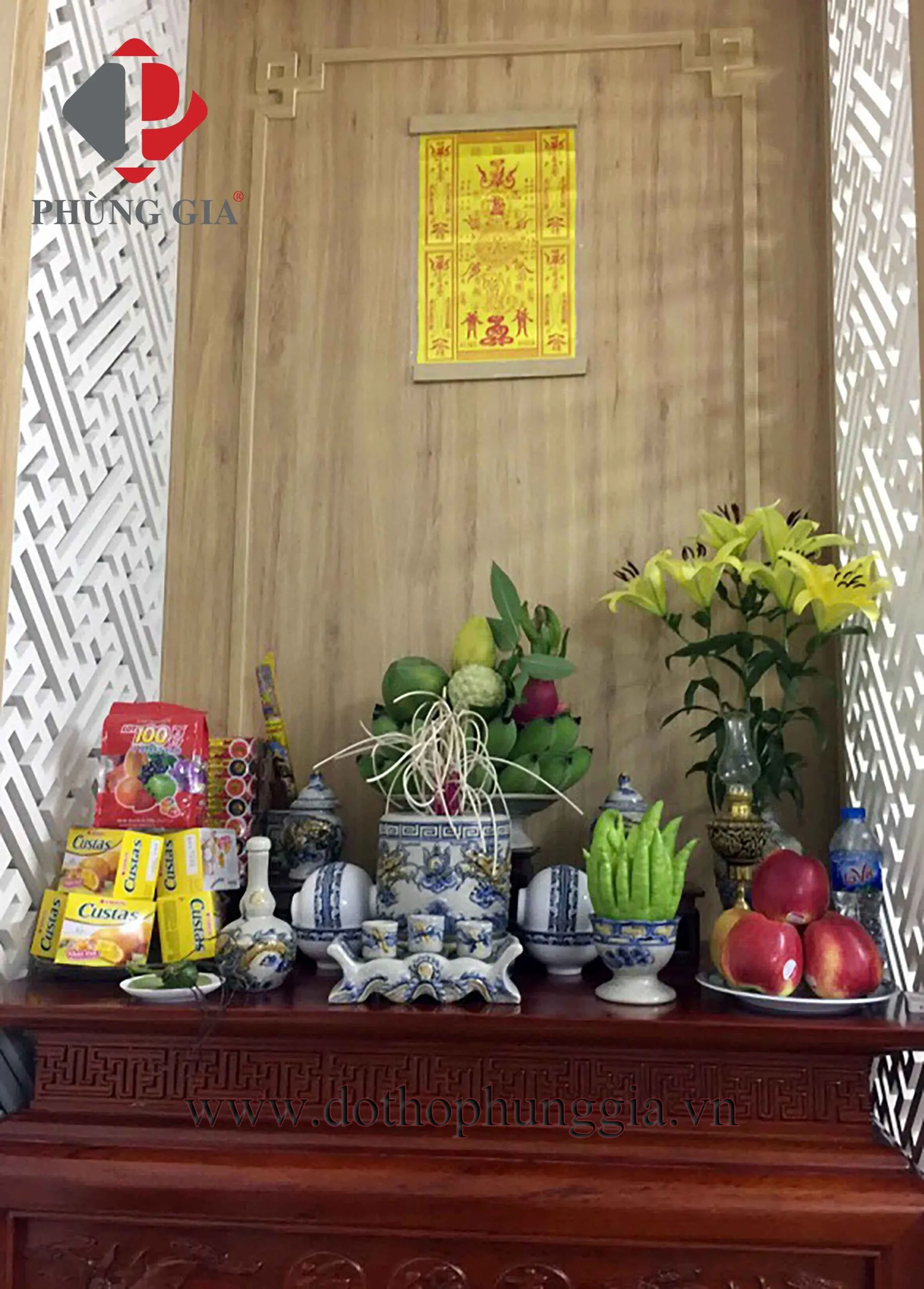 Bộ đồ thờ Phong Gia men lam ngọc bích