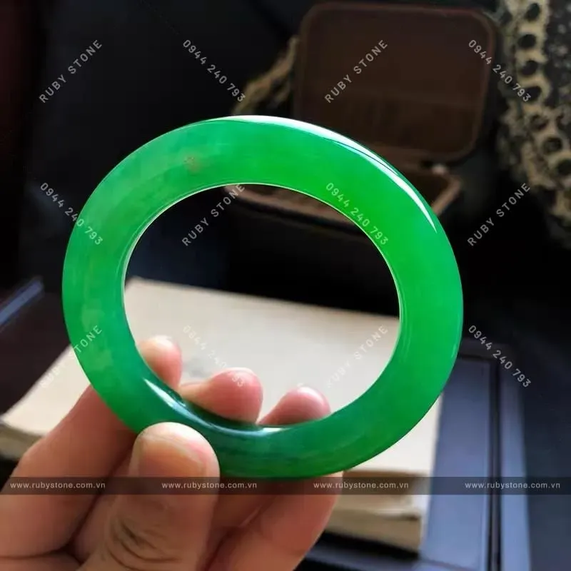 Sự khác nhau cơ bản của Jadeite jade (Ngọc cẩm thạch) và Nephrite jade (Ngá»c bÃ­ch)
