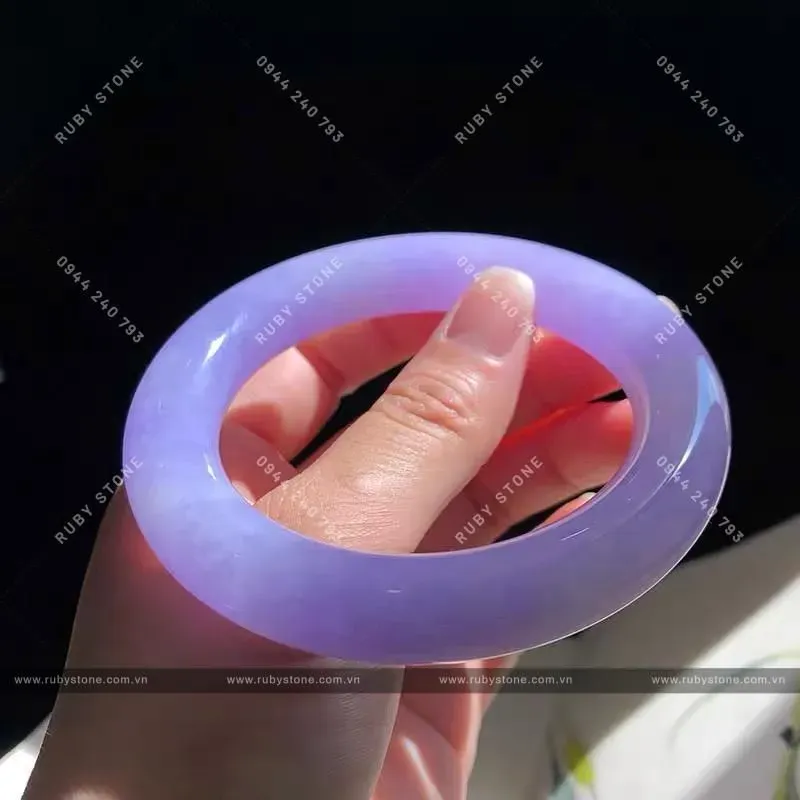 Sự khác nhau cơ bản của Jadeite jade (Ngọc cẩm thạch) và Nephrite jade (Ngá»c bÃ­ch)