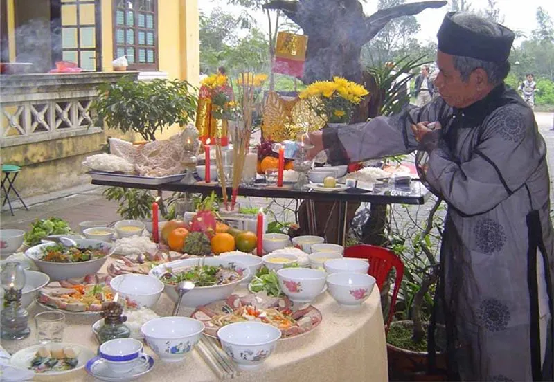 Mâm lễ vật cúng rằm ngoài trời đầy đủ