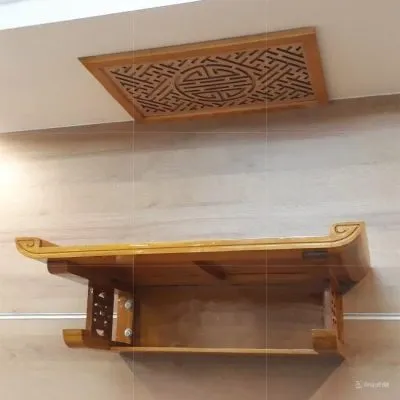 Bàn thờ treo tường 81cm gỗ sồi chân chiện BTT74