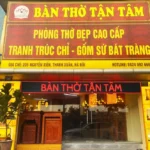 Trải nghiệm không gian trưng bày bàn thờ đẹp đơn giản tại showroom cao cấp