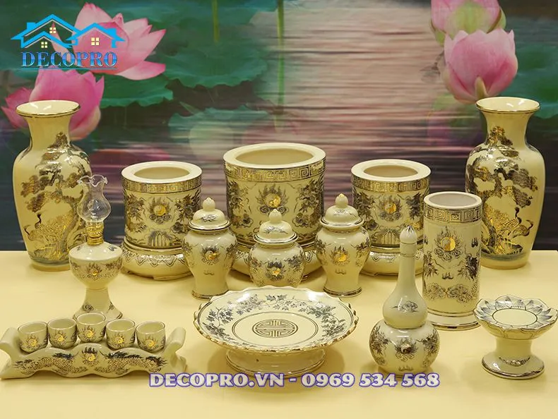 Bộ Đồ Thờ Gia Tiên Gốm Chu Đậu Vẽ Vàng 24k Ban thờ Dài 127cm x Sâu 61cm
