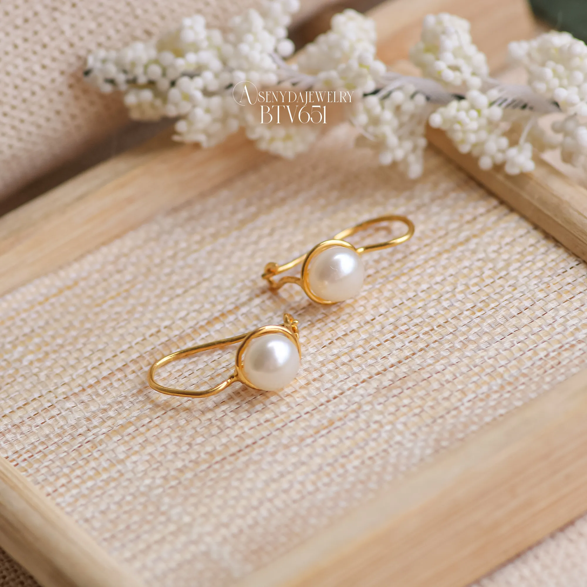 Chọn quà trang sức cho phụ nữ trung niên