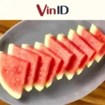 Cách bổ dưa hấu thông dụng nhất hiện nay
