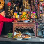 Mâm quả cưới đẹp mắt với các loại trái cây tươi ngon giúp không gian thờ cúng thêm trang trọng