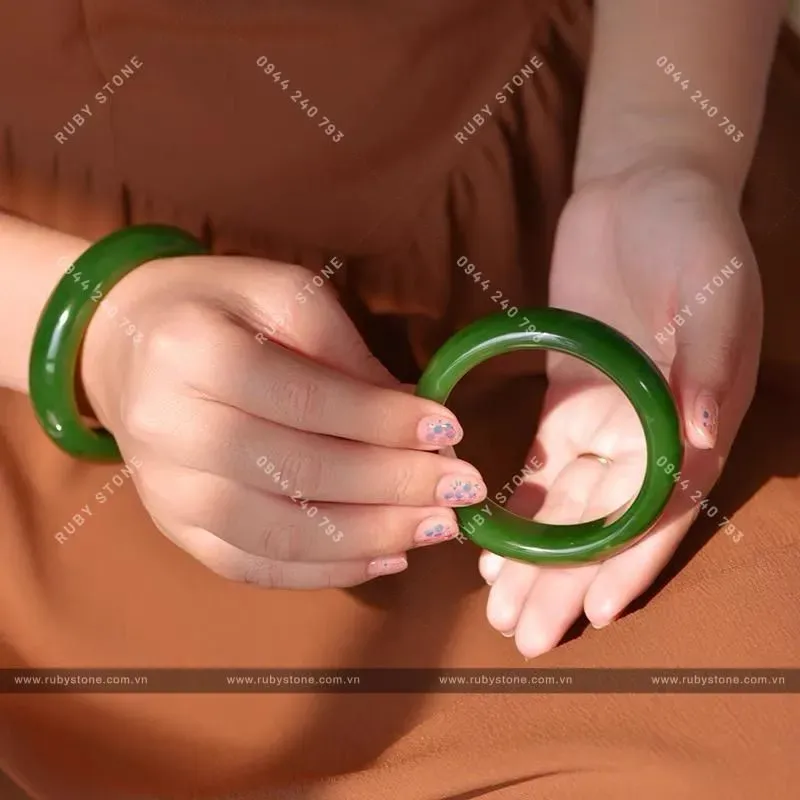 Sự khác nhau cơ bản của Jadeite jade (Ngọc cẩm thạch) và Nephrite jade (Ngá»c bÃ­ch)