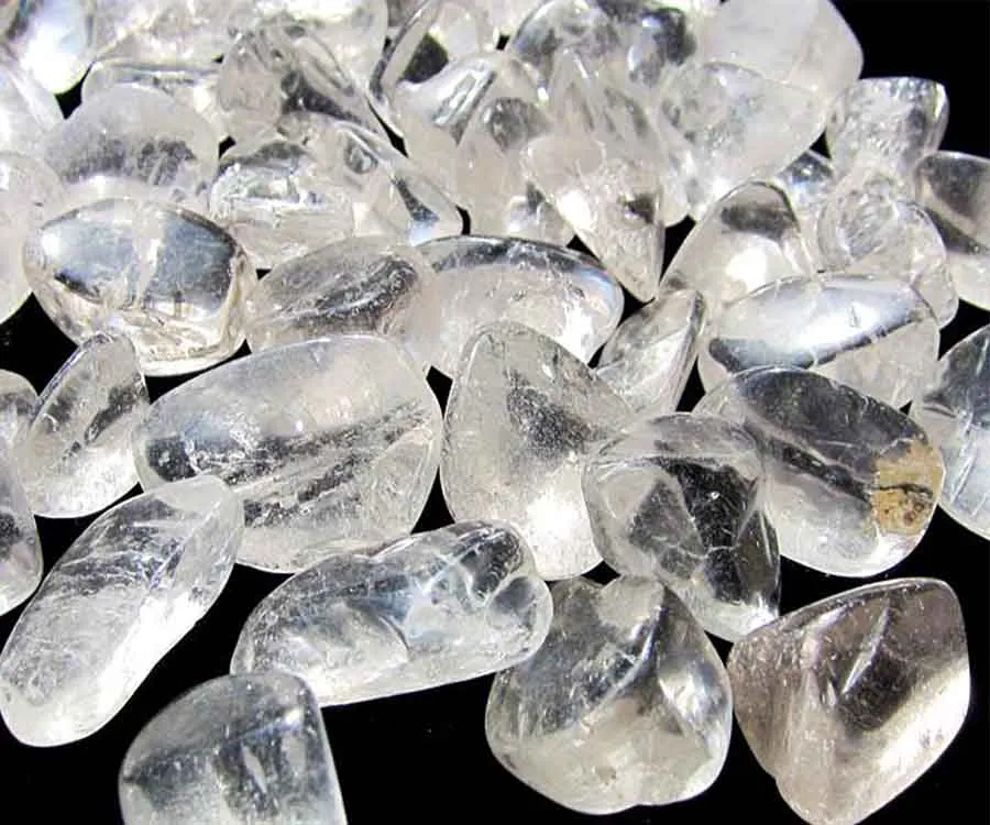 Thạch anh trắng mài nhẵn dùng để rải nền hoặc trang trí