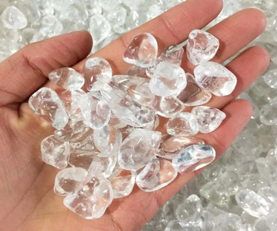 Vòng tay thạch anh trắng phù hợp với mệnh Kim và mệnh Thủy