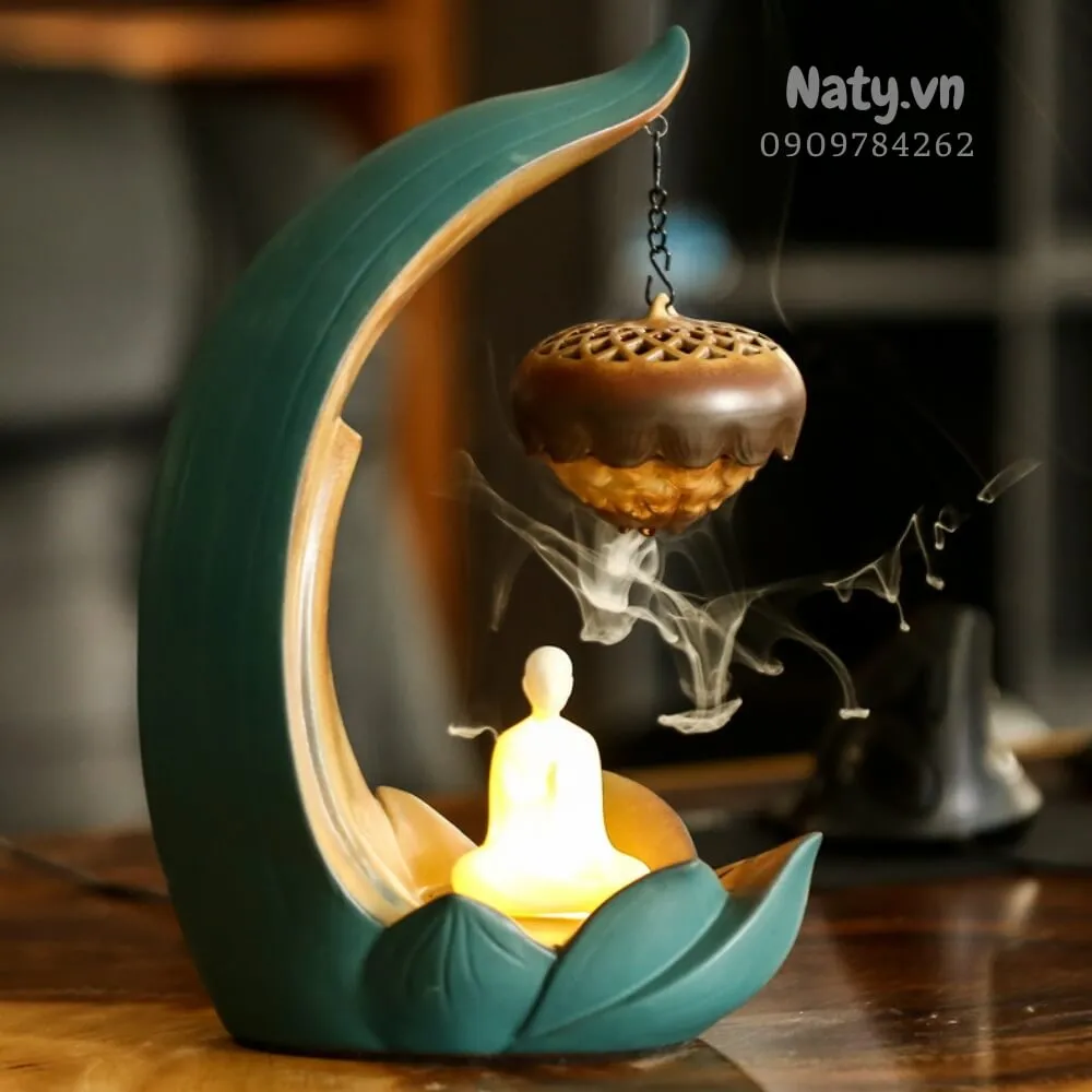 Không chỉ đơn giản là dụng cụ đốt trầm, thác khói trầm hương tại Naty.vn kết hợp với rất nhiều phụ kiện trang nhã, tinh tế