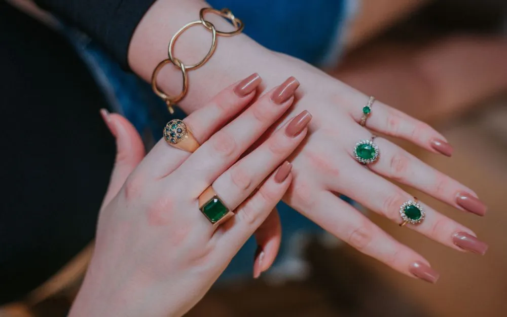 Ý Nghĩa Đeo Nhẫn Ngón Út, Nên Đeo Nhẫn Tay Nào? - 2