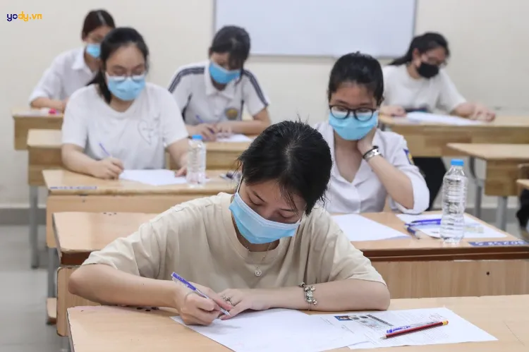 Đi thi mặc áo màu gì?