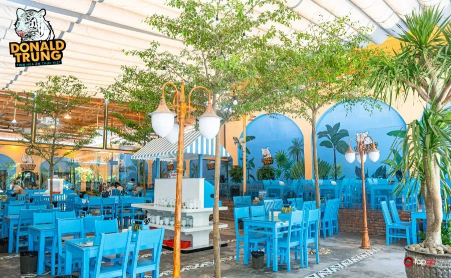 Khuôn viên ngoài trời xanh mát đảm bảo yếu tố Mộc và Thổ cân bằng tại 141 Đỗ Bá Ngũ Hành Sơn Đà Nẵng