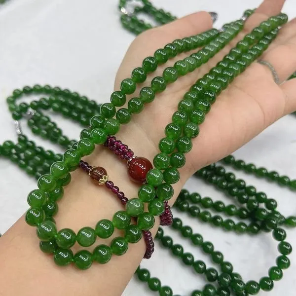 Ngọc Bích Xanh Hợp Mệnh Gì? Cẩm Nang Chọn Đá Nephrite 2026 26 Dây chuyền ngọc bích Nephrite tự nhiên thiết kế tinh xảo năm 2026