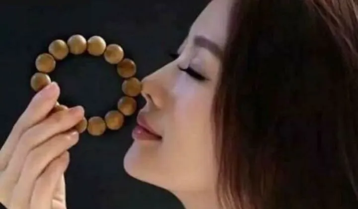 Vòng tay Trầm Hương mùi như thế nào phụ thuộc vào phôi nguyên liệu làm ra nó