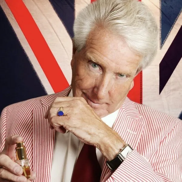 Loại tinh dầu trầm chất lượng cao có mùi thơm từ đầu không bị lẫn mùi thối.