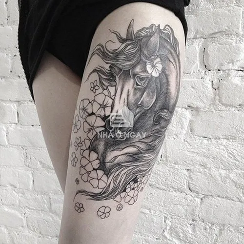 Hình xăm chó hợp mệnh Thổ 1990